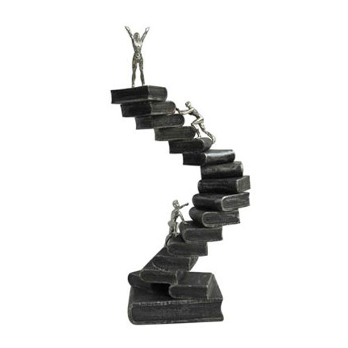 פסל מדרגות/ספריםגודל 30 על 10 ס"מ, 270 ש"ח